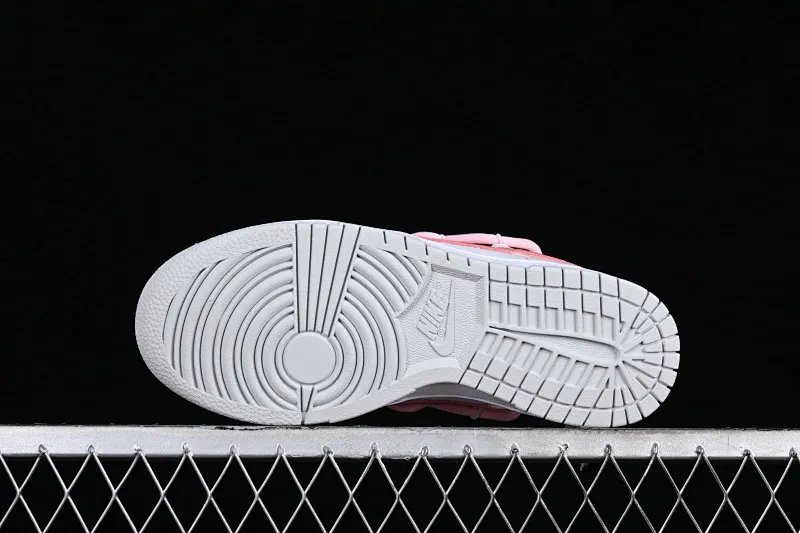 All categories Nk SB Dunk series Nk SB Dunk Low low-top sneakers Nk Dunk Low Sanshi Laboratory Dopamine Foundation Hug Bear SB strap low-top casual sneakers DH9765-102